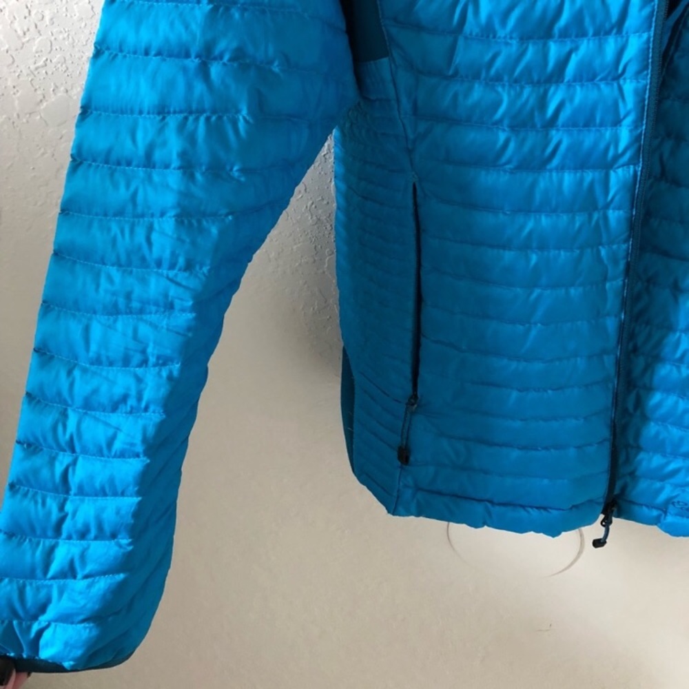 Light Weight Blue Eddie Bauer Puffer Coat - Picture 5 of 5